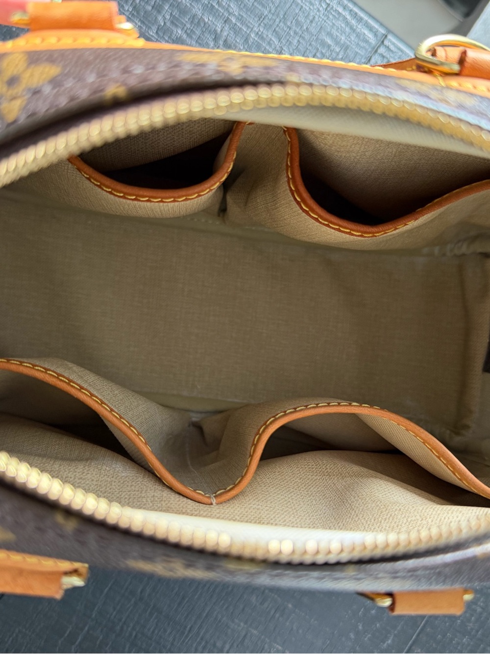 LV bag used - Picture 8 of 14